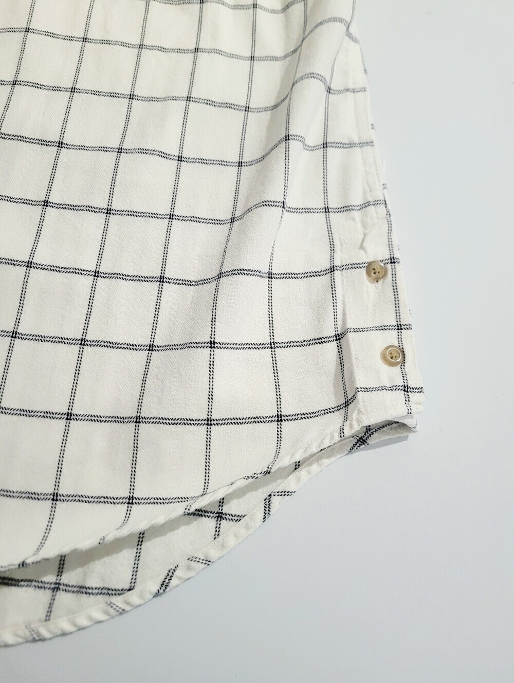 L.L.Bean Women’s XL White Gray Windowpane Plaid 100% Cotton Button Down Shirt - Picture 9 of 13